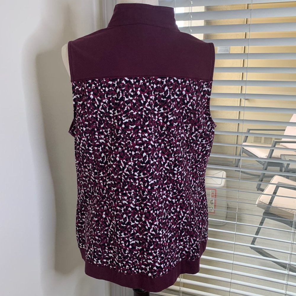 Chico's Weekend Active Wear Burgundy Abstract Zip - Picture 4 of 8